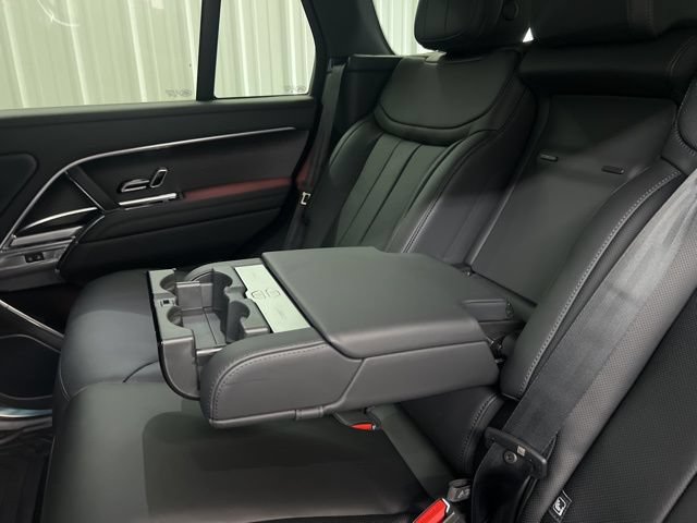 Certified 2025 Land Rover Range Rover SE AWD/4WD image 16
