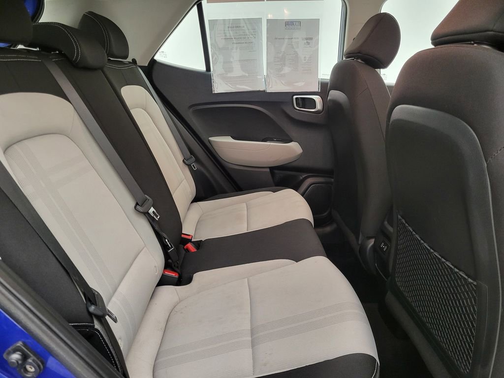 Used 2025 Hyundai Venue SEL image 37