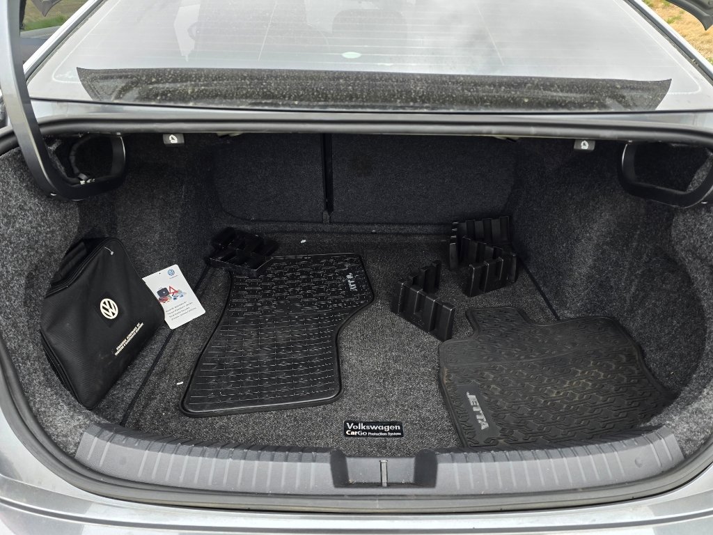 Used 2019 Volkswagen Jetta SE w/ Cold Weather Package image 30