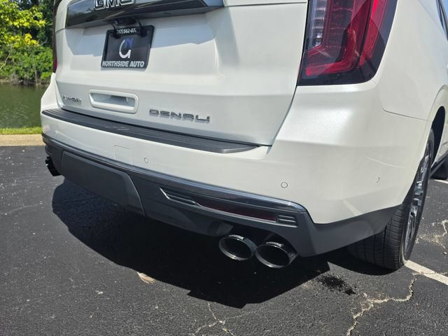 Used 2023 GMC Yukon Denali Ultimate AWD/4WD image 7