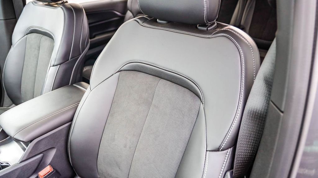 New 2025 Jeep Grand Cherokee L Altitude image 27