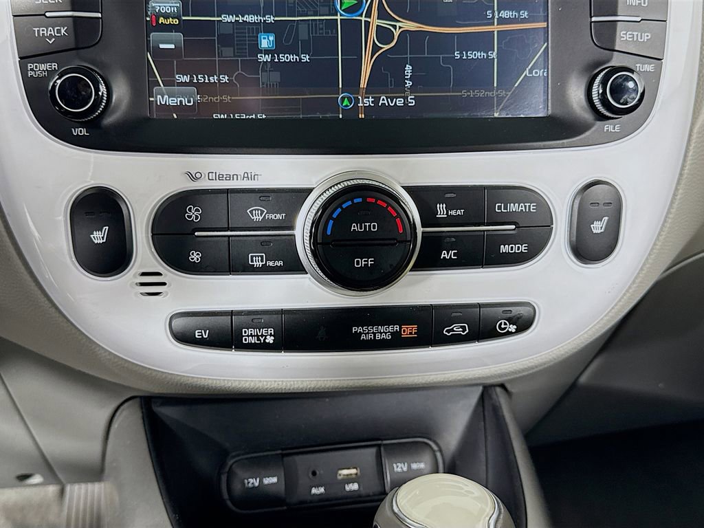 Used 2016 Kia Soul EV FWD image 16