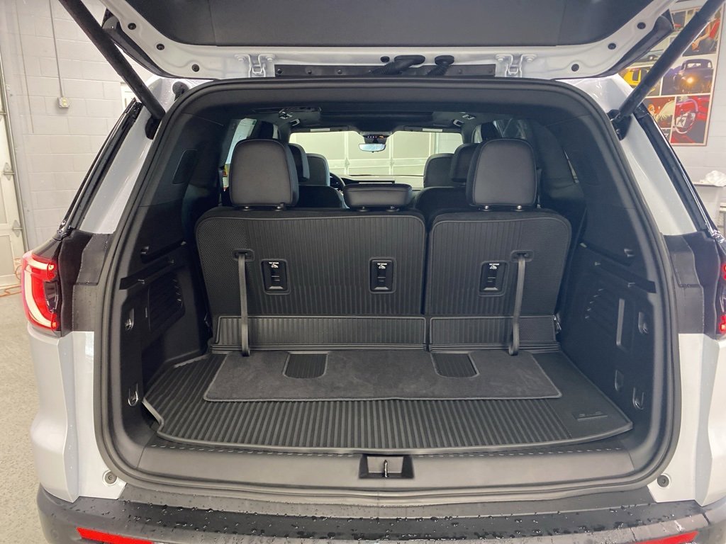 New 2026 GMC Acadia Elevation w/ Black Edition image 7