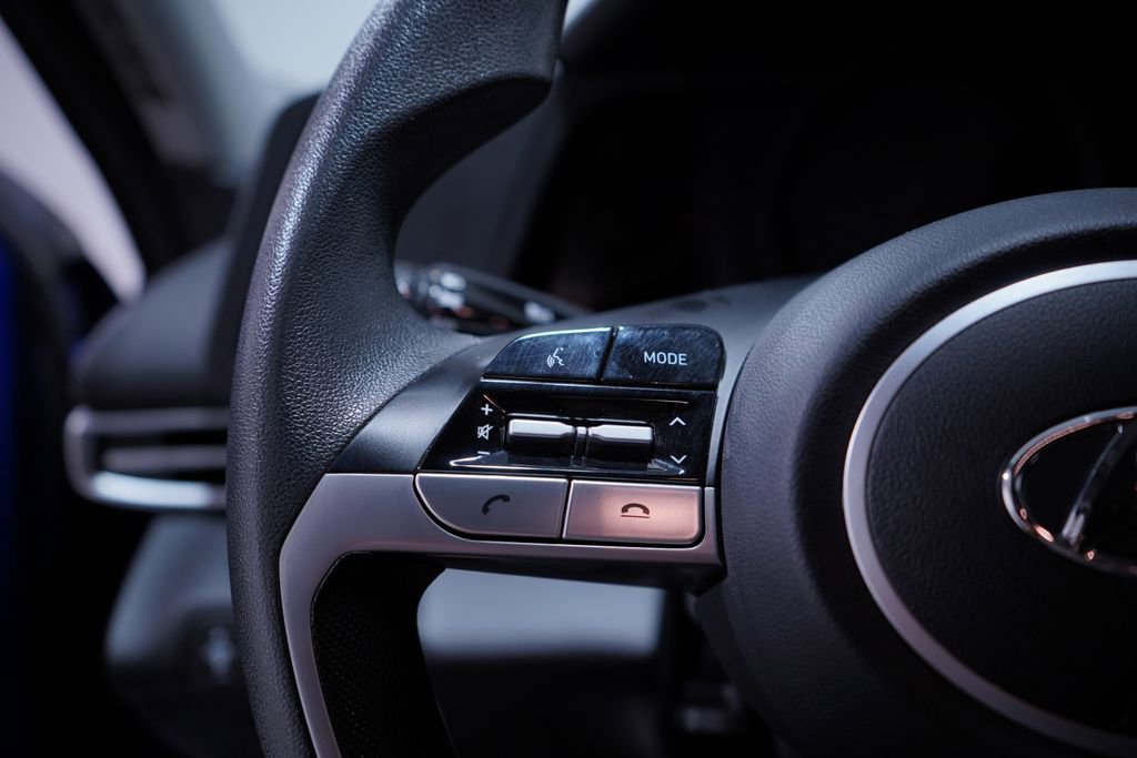 Used 2023 Hyundai Elantra SE w/ Cargo Package image 19