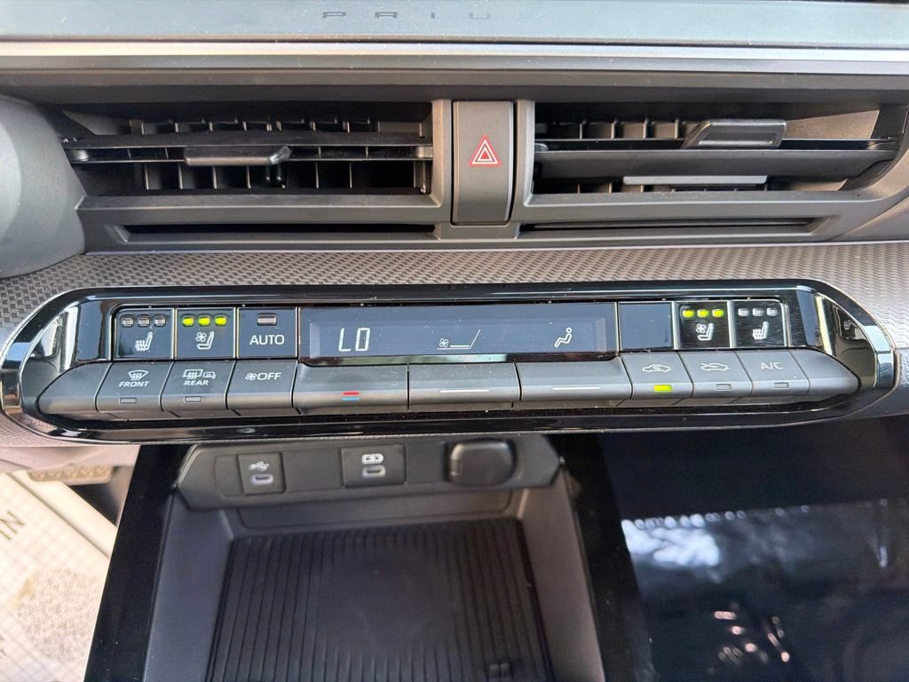 Used 2025 Toyota Prius Limited AWD/4WD image 32