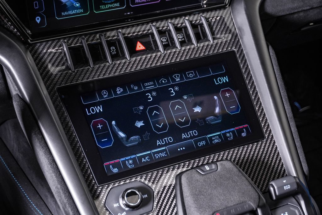 Used 2024 Lamborghini Urus Performante AWD/4WD image 30