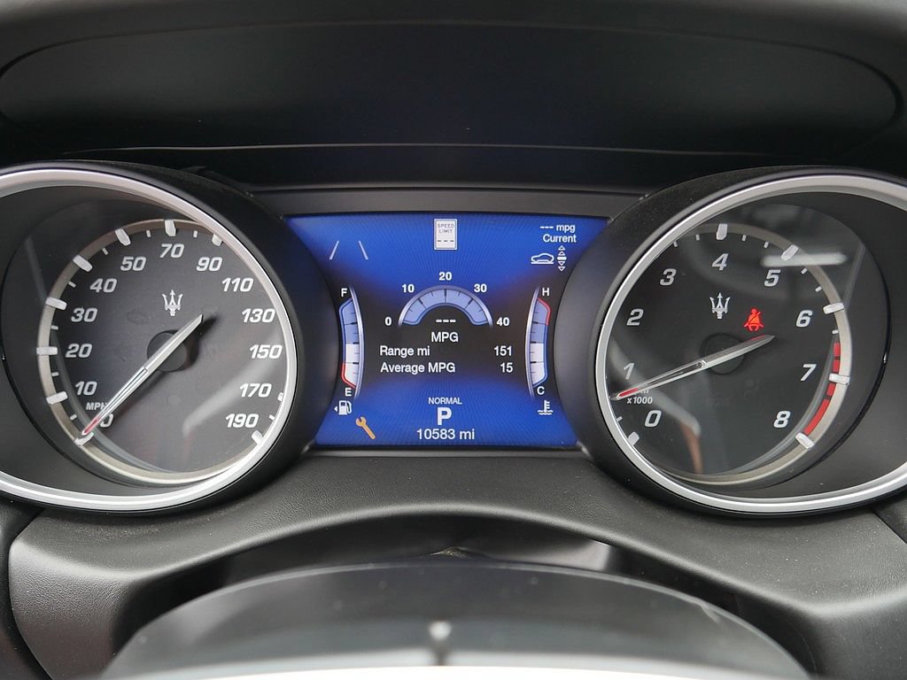 Used 2019 Maserati Levante GranLusso AWD/4WD image 29