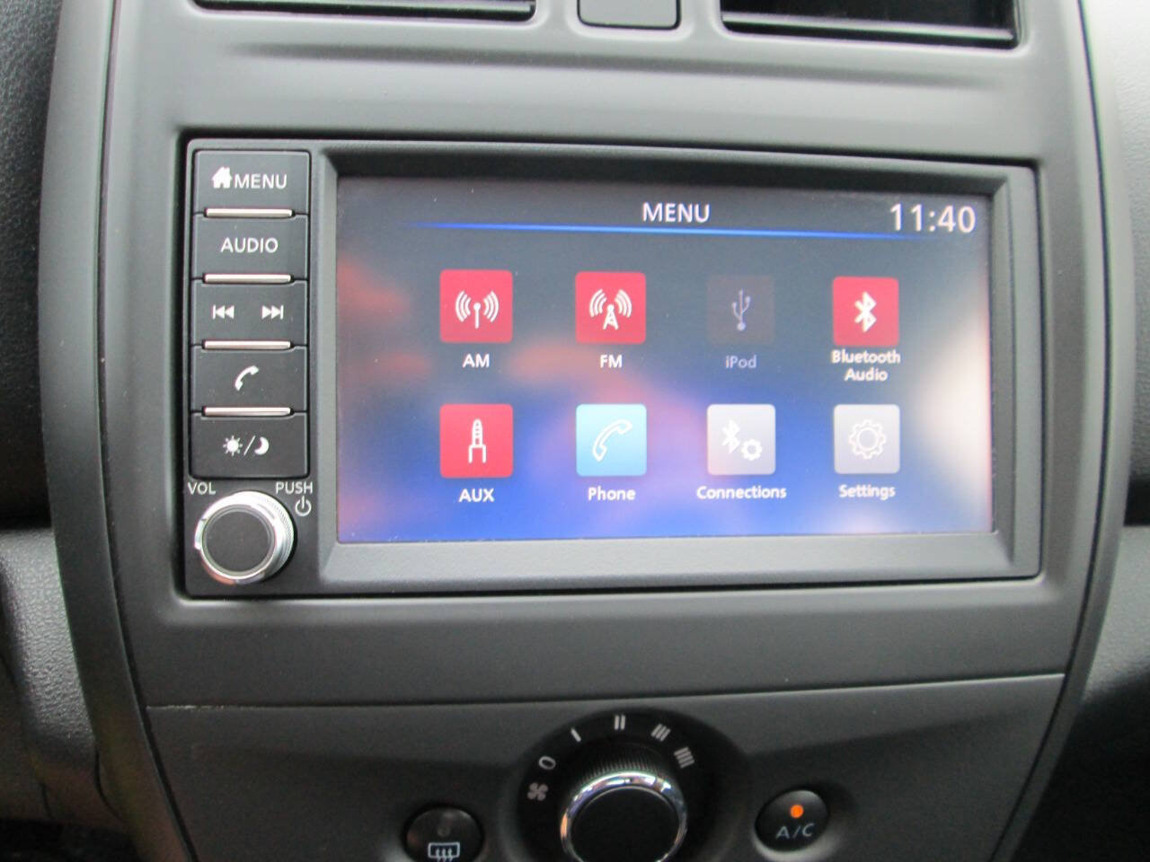 Used 2019 Nissan Versa S FWD image 4