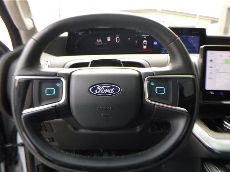 Used 2025 Ford Expedition Platinum AWD/4WD image 14