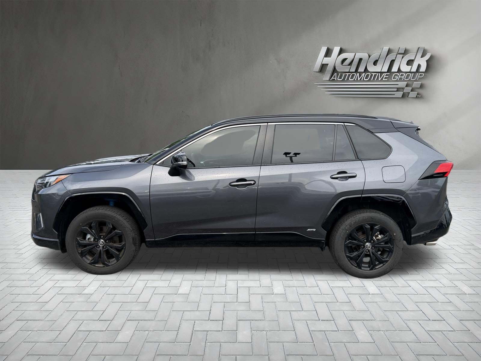 Used 2025 Toyota RAV4 XSE w/ Advanced Technology Package AWD/4WD image 7