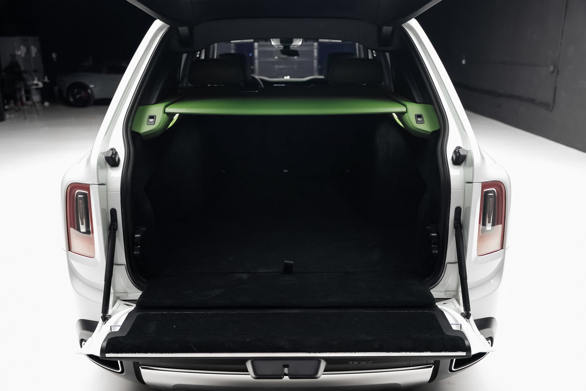 Used 2024 Rolls-Royce Cullinan w/ Cullinan Package AWD/4WD image 78