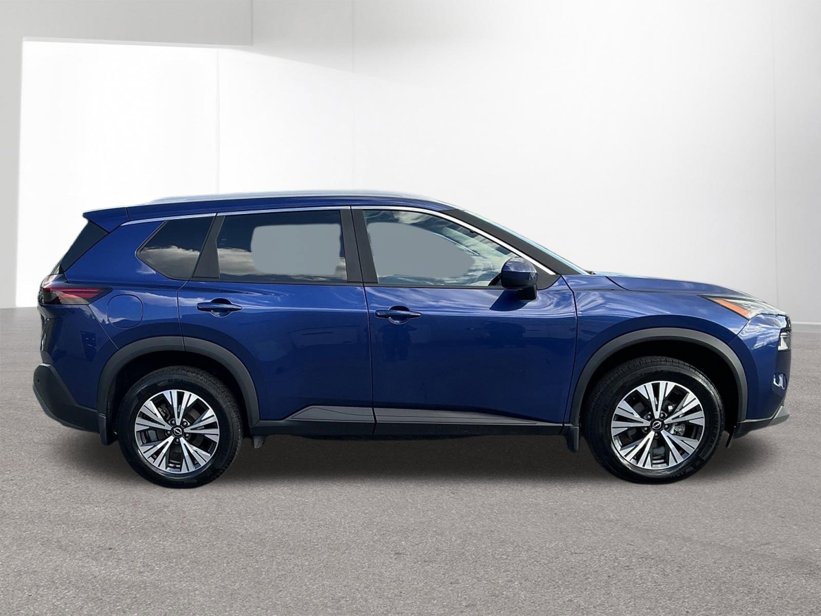 Used 2023 Nissan Rogue SV w/ SV Premium B Package AWD/4WD image 2