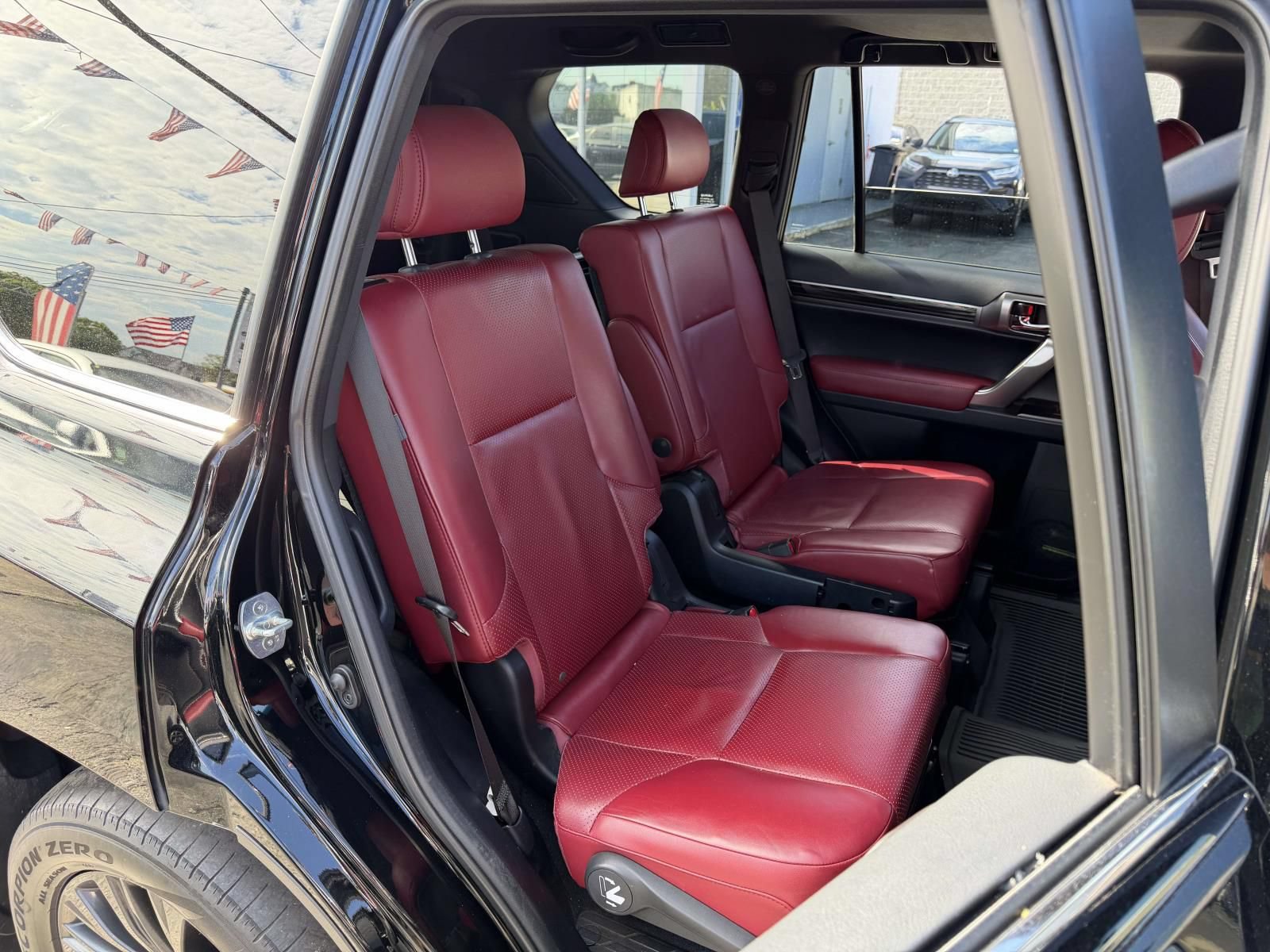 Used 2023 Lexus GX 460 Luxury w/ Sport Design Package AWD/4WD image 14