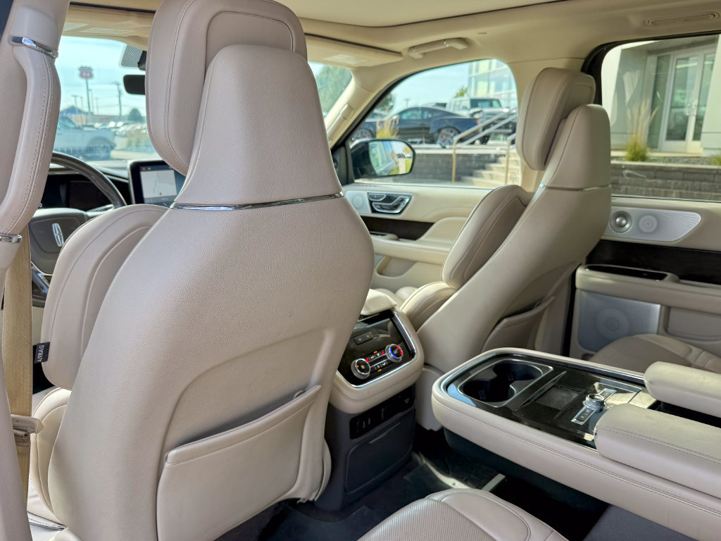 Used 2018 Lincoln Navigator Reserve w/ Technology Package AWD/4WD image 13