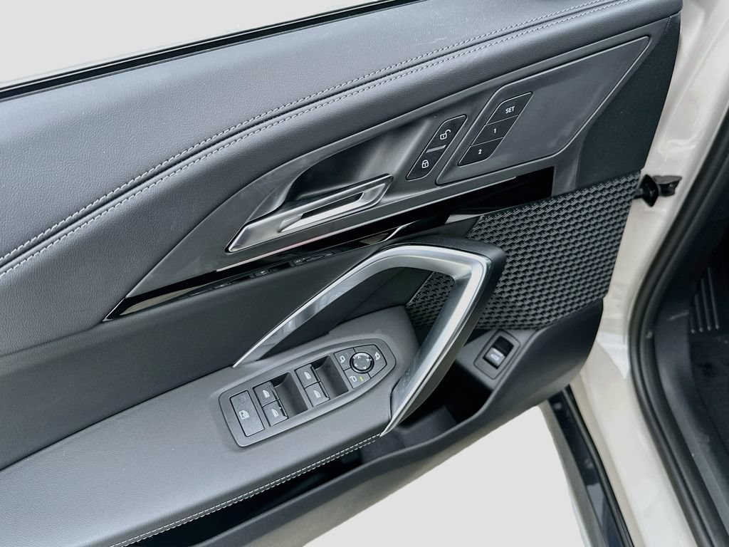 New 2027 BMW X1 xDrive28i AWD/4WD image 18