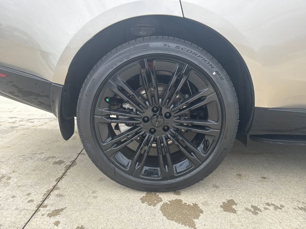 New 2026 Land Rover Range Rover Long Wheelbase SE image 25