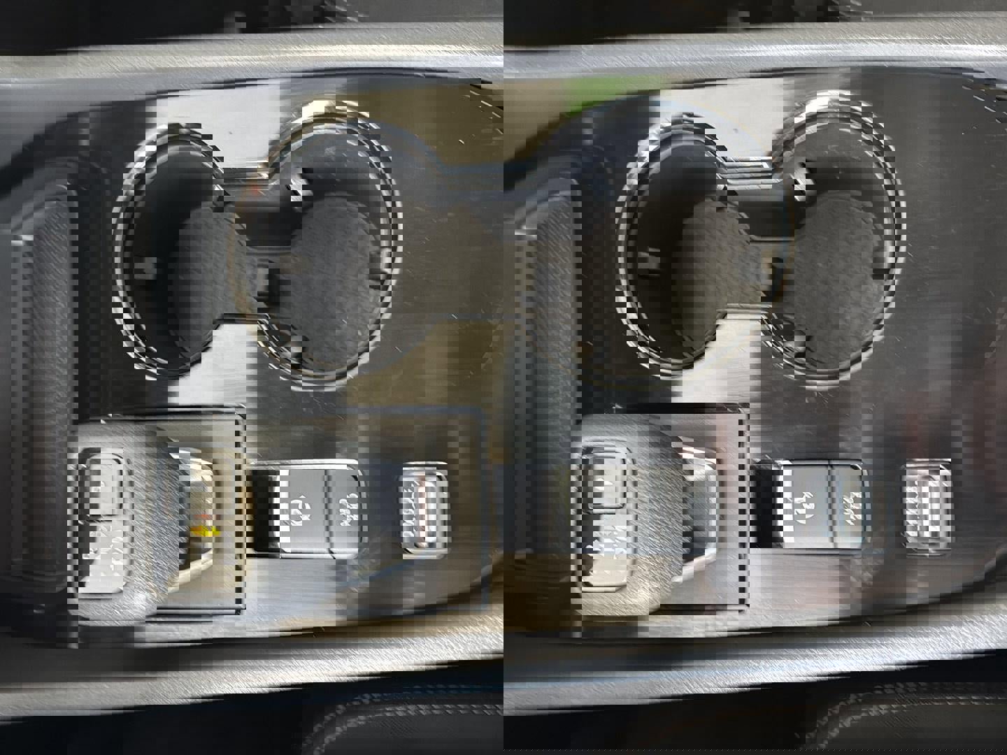 Used 2023 Nissan Rogue SV image 24