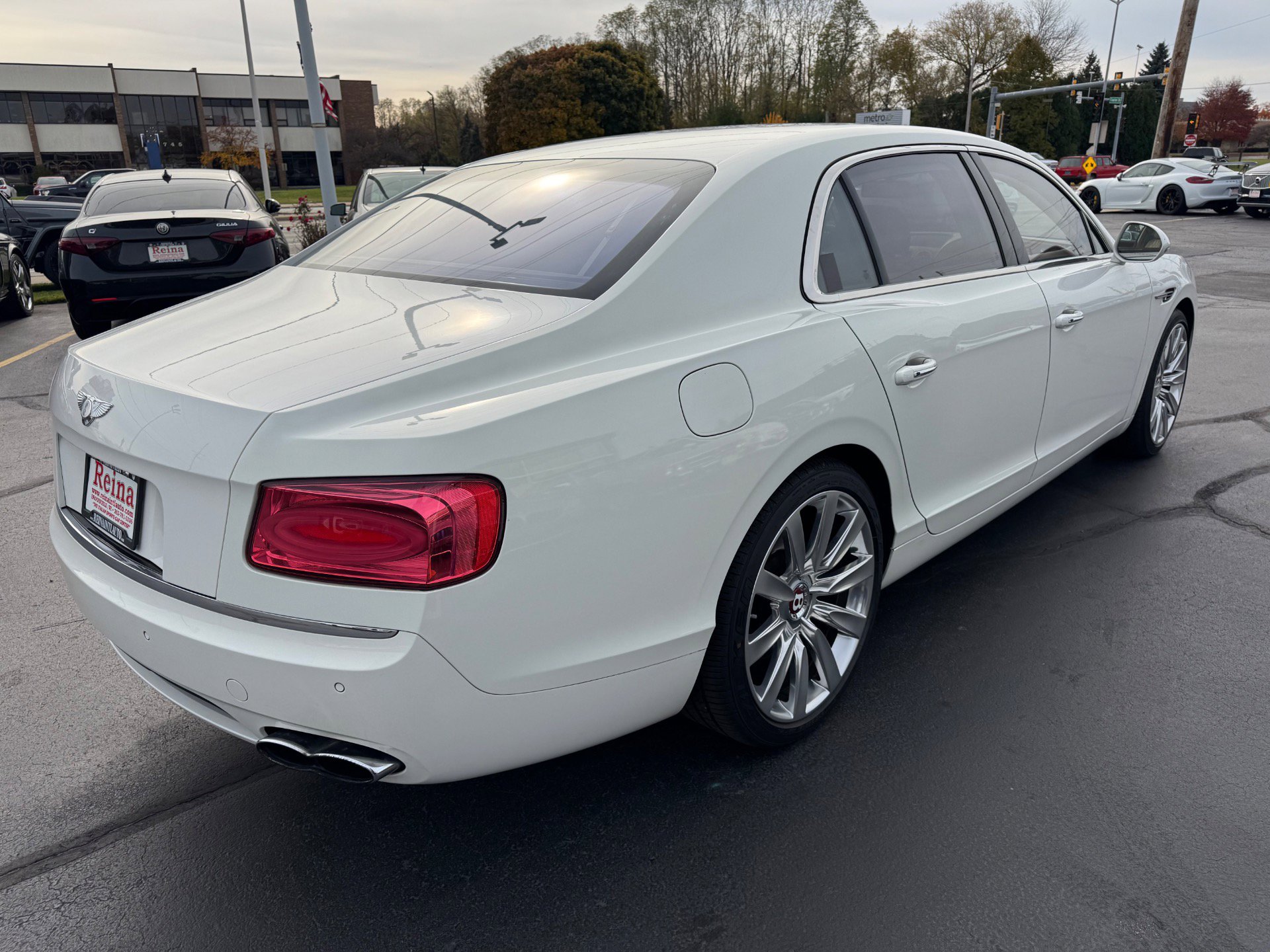Used 2016 Bentley Flying Spur V8 image 11