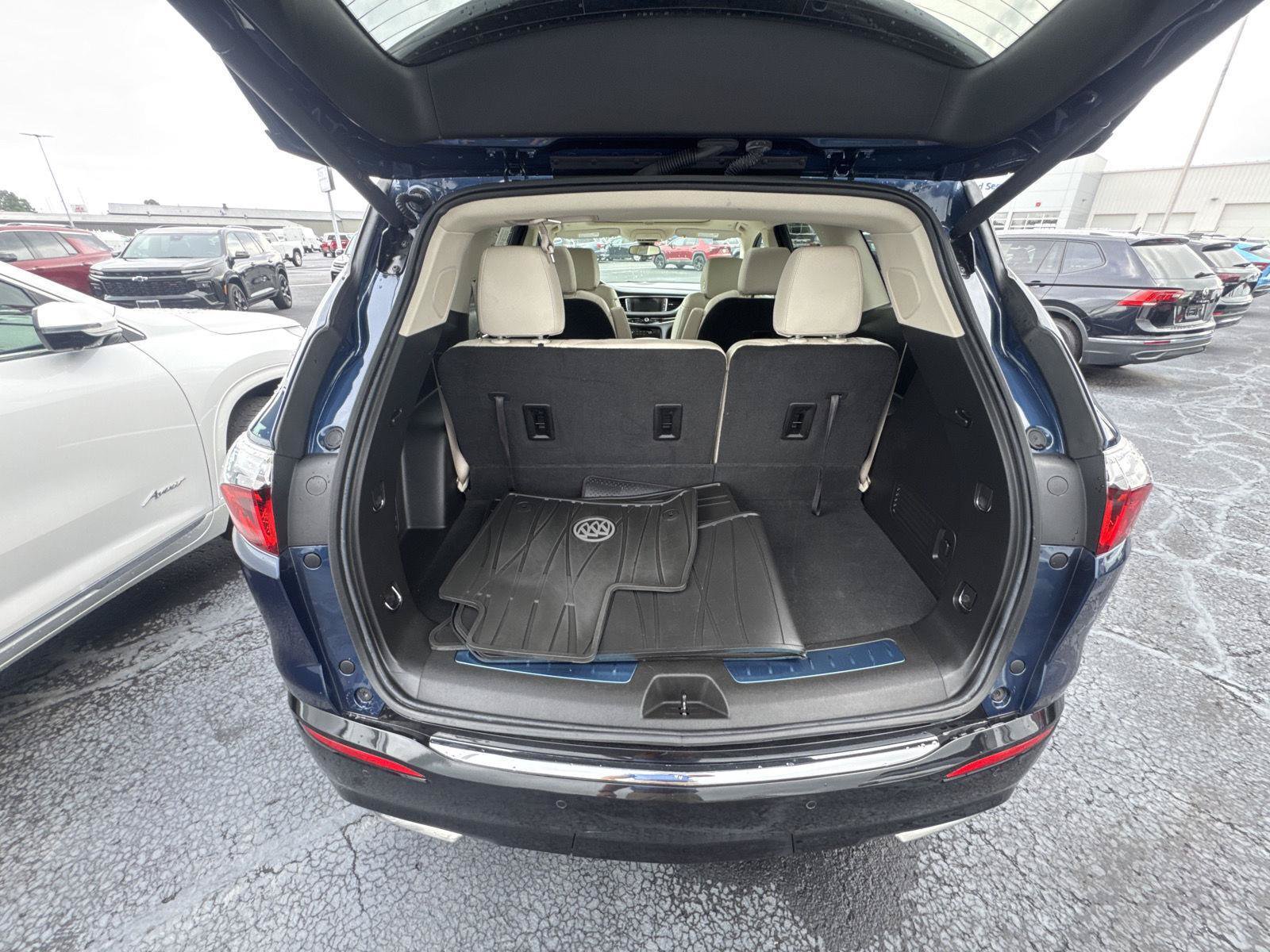 Used 2023 Buick Enclave Essence w/ Experience Buick Package FWD image 11