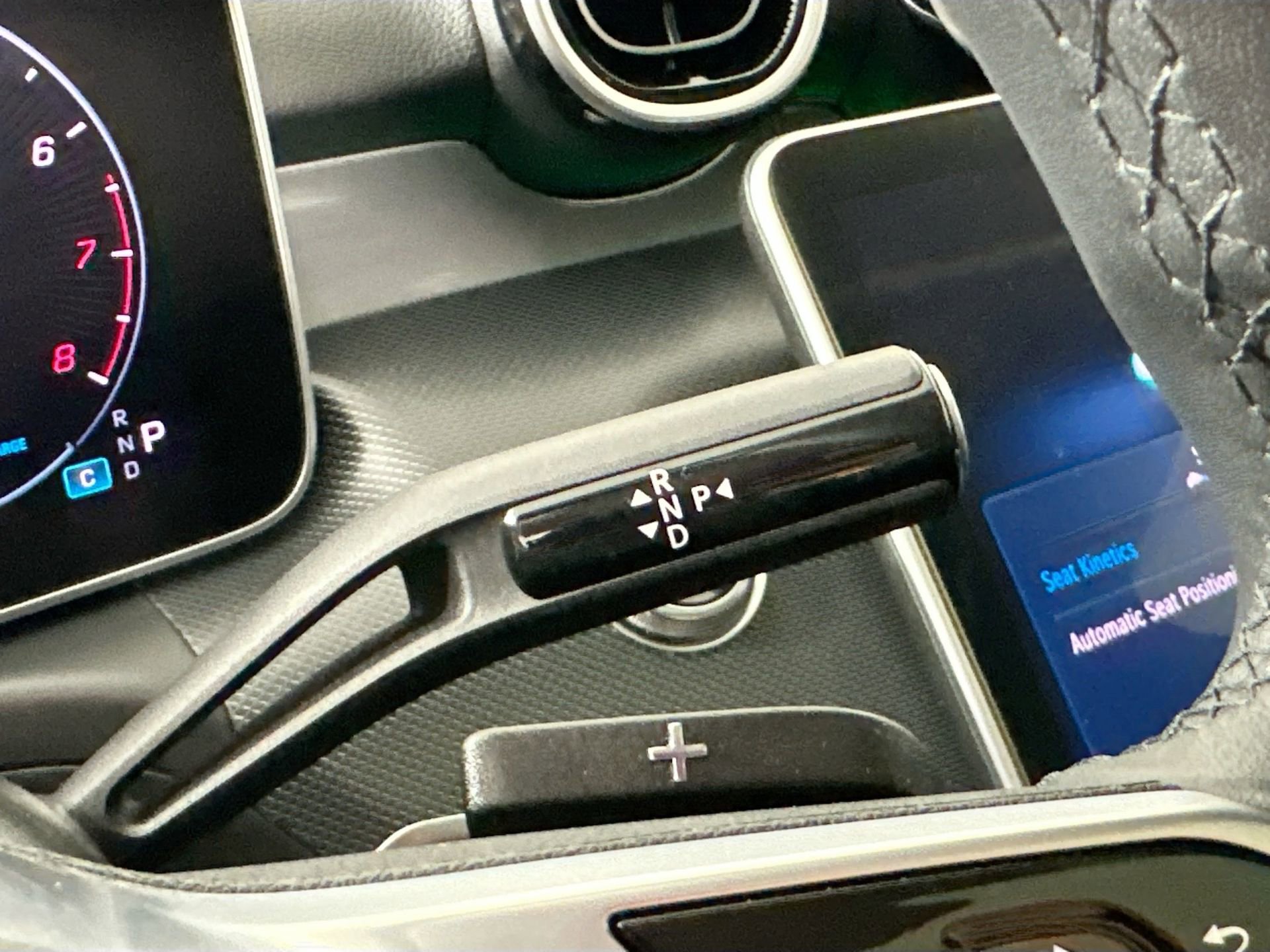 Used 2025 Mercedes-Benz C 300 Sedan image 19