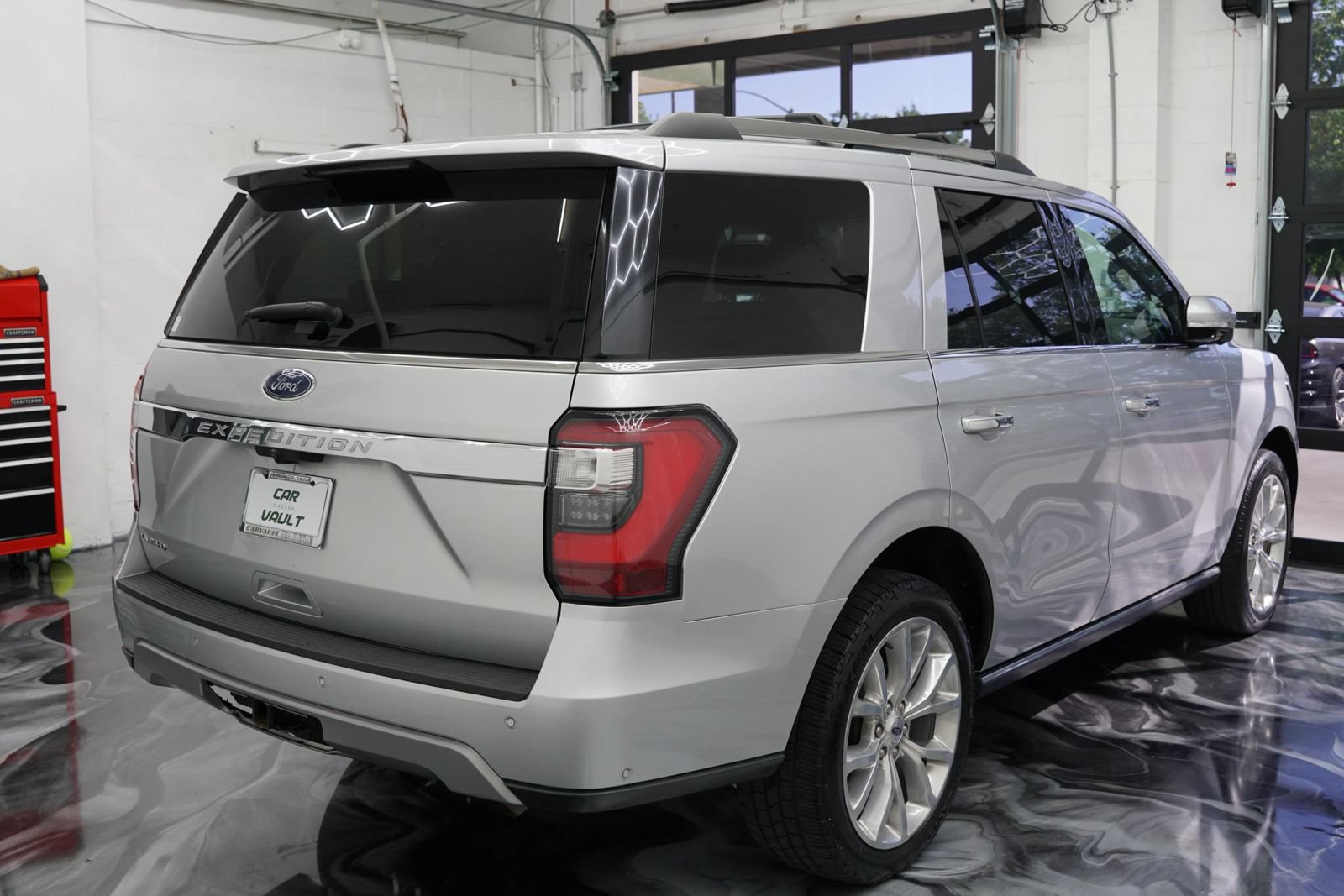 Used 2019 Ford Expedition Limited w/ Equipment Group 302A AWD/4WD image 9