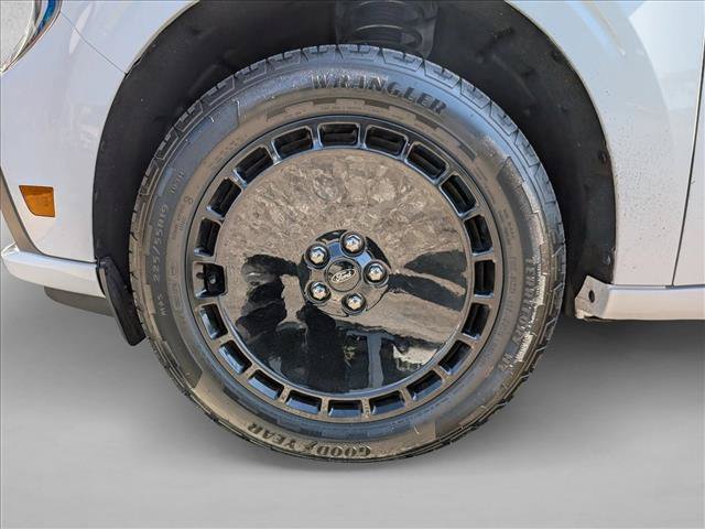 Used 2025 Ford Maverick Lobo AWD/4WD image 23