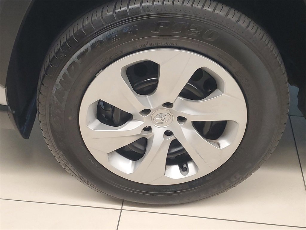 Used 2024 Toyota RAV4 LE image 4