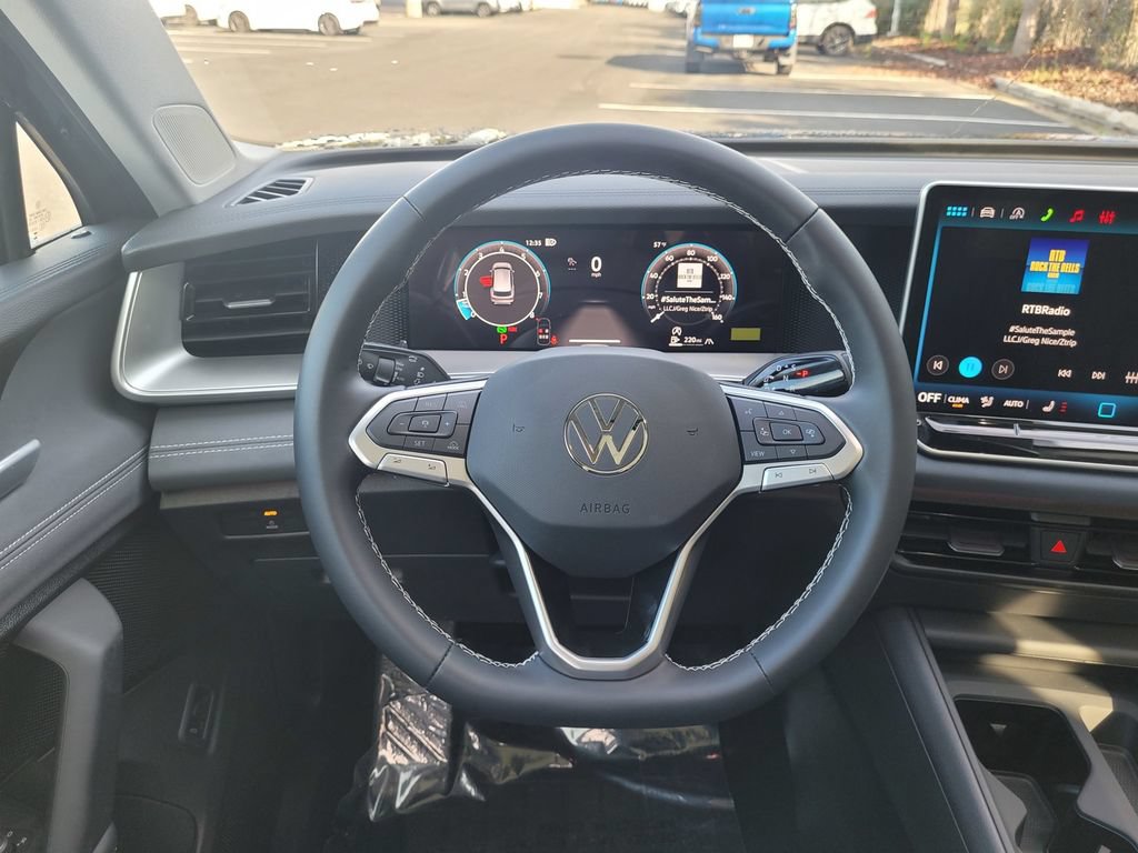 New 2026 Volkswagen Tiguan SE AWD/4WD image 16