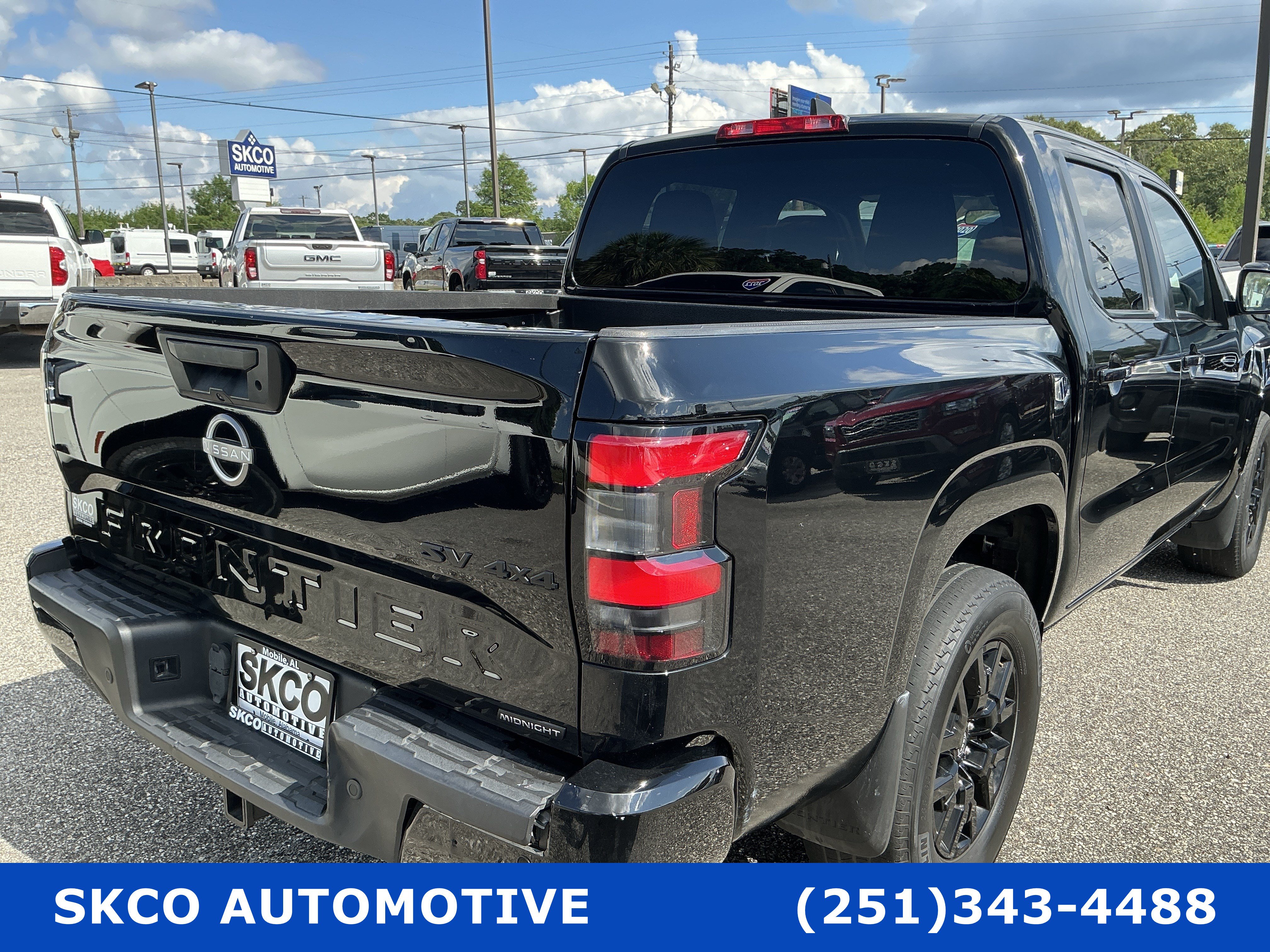 Used 2023 Nissan Frontier SV w/ Midnight Edition Package AWD/4WD image 5