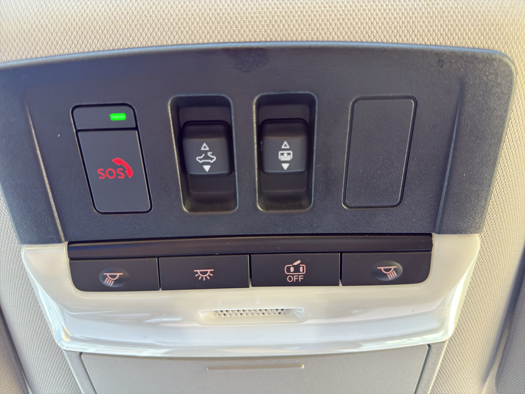 Used 2023 Nissan Pathfinder Platinum w/ Black Appearance Package FWD image 34