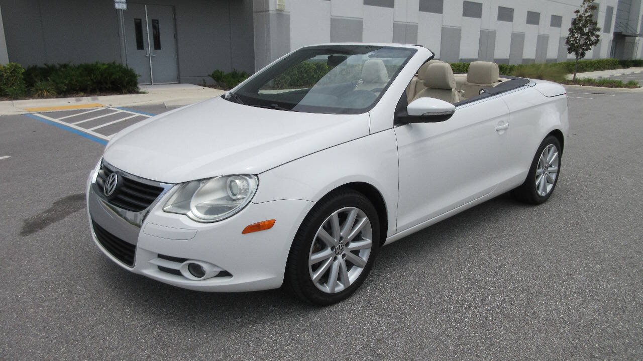 Used 2011 Volkswagen Eos Komfort FWD image 1