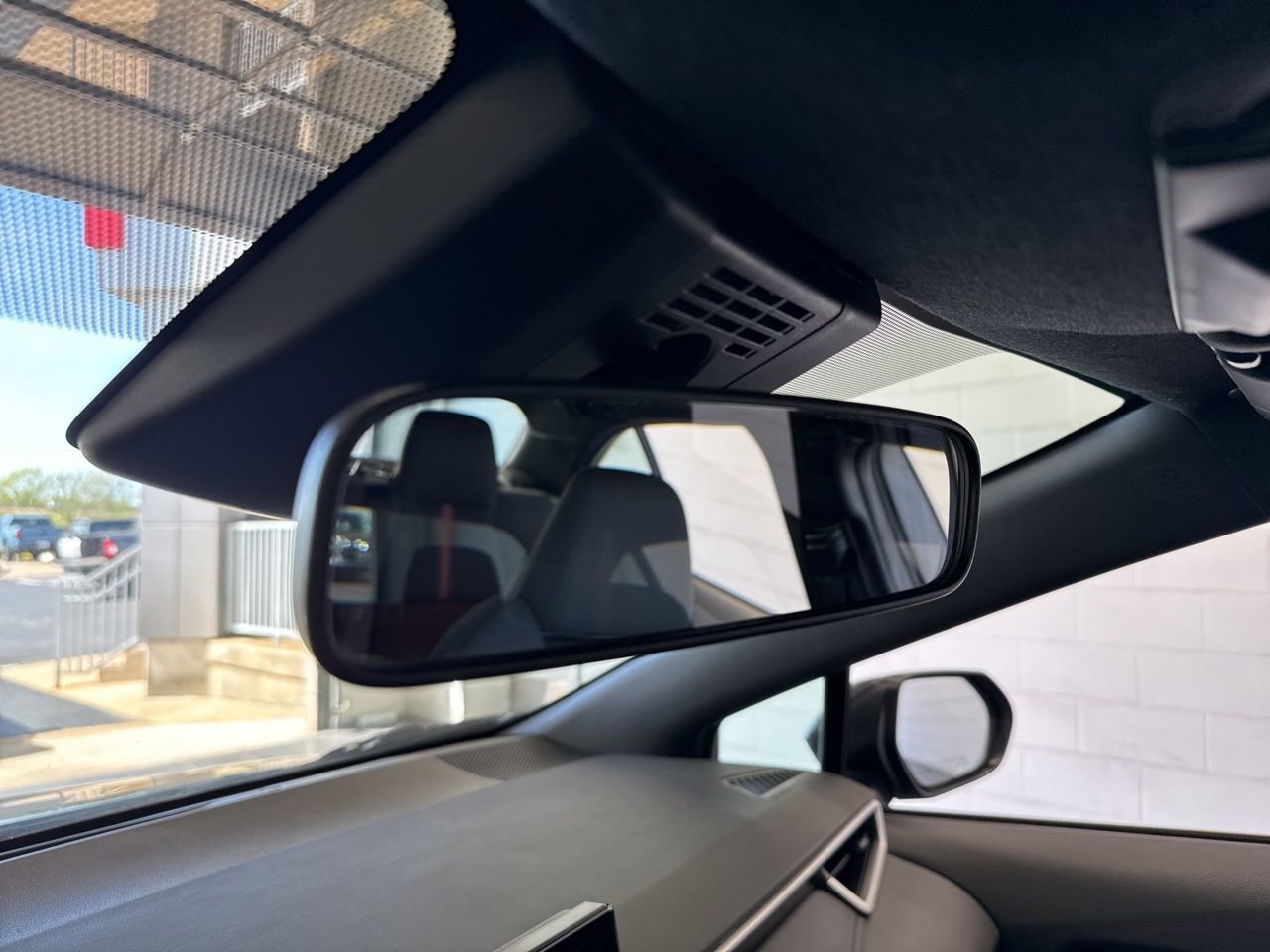 Used 2025 Toyota Corolla SE image 31