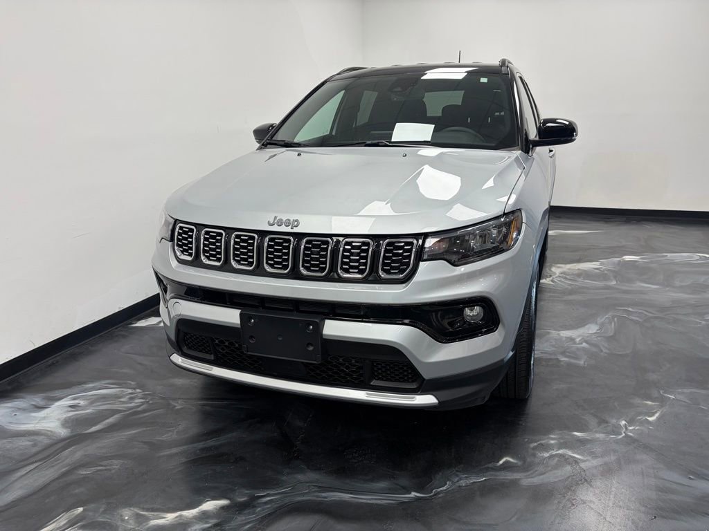 Used 2025 Jeep Compass Limited image 3