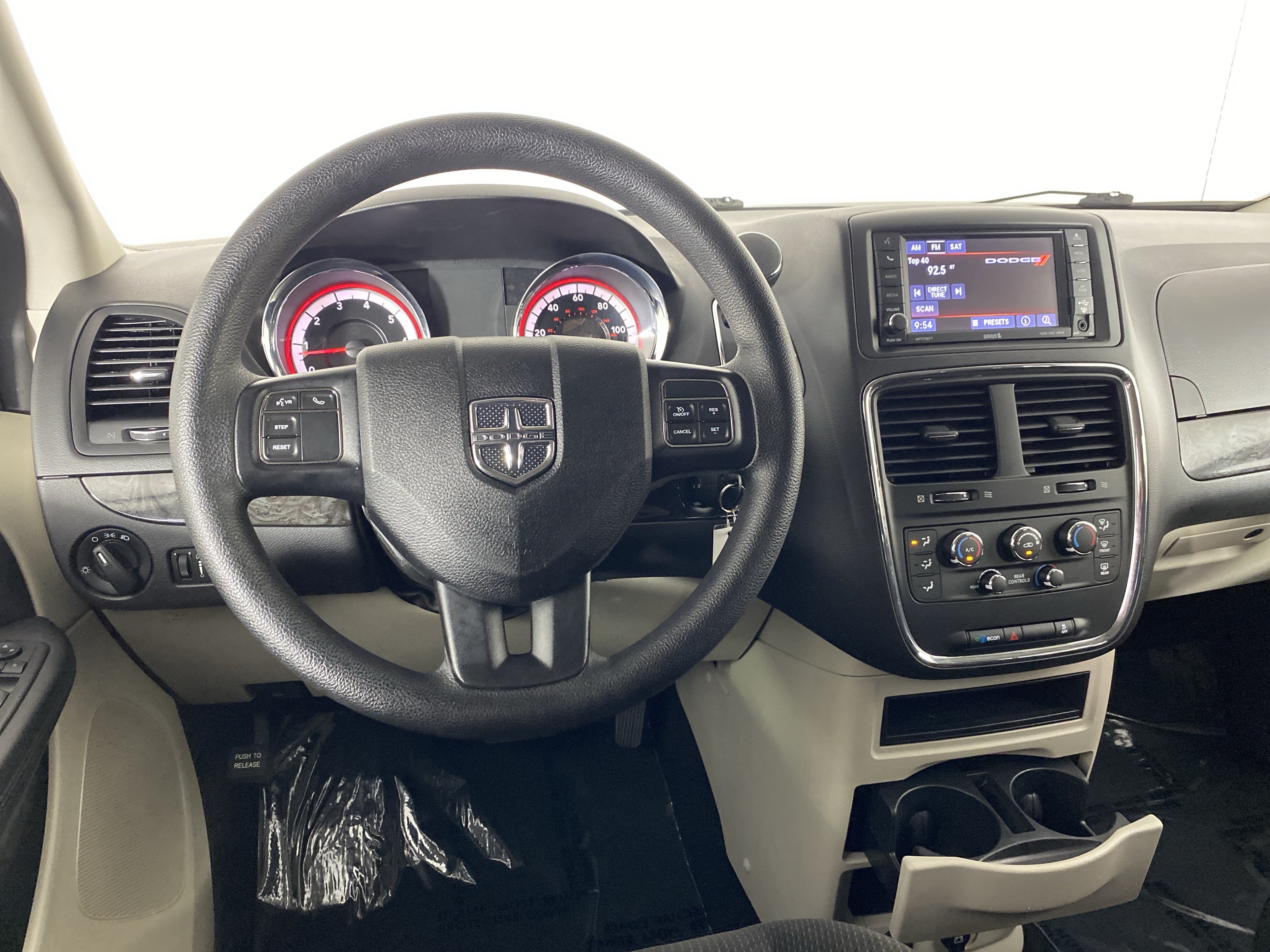 Used 2019 Dodge Grand Caravan SE w/ UConnect Hands-Free Group FWD image 38