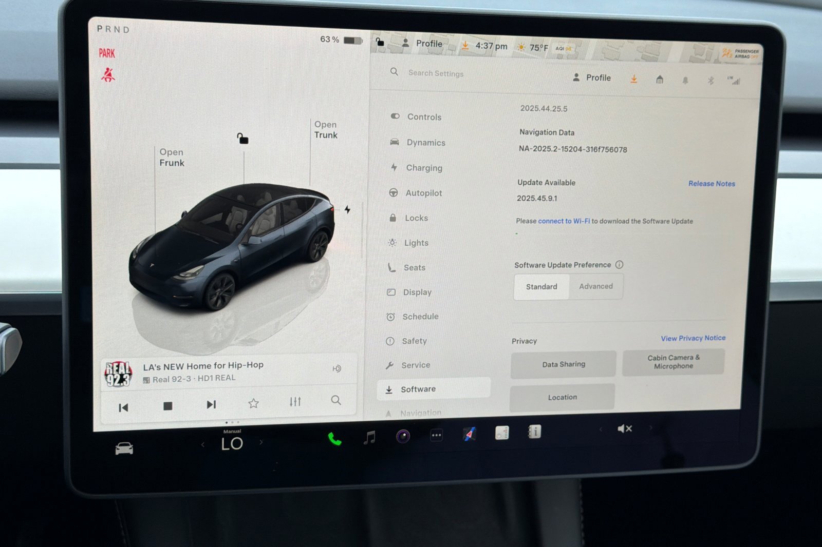 Used 2025 Tesla Model Y Long Range AWD/4WD image 27