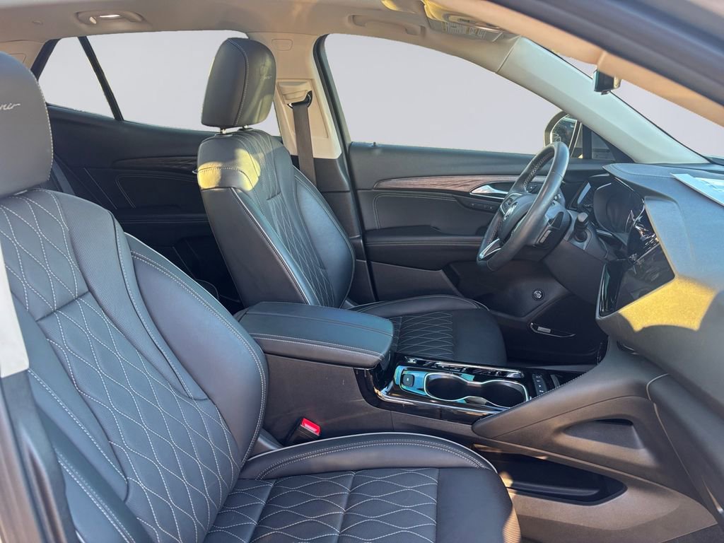 Used 2023 Buick Envision Avenir image 18