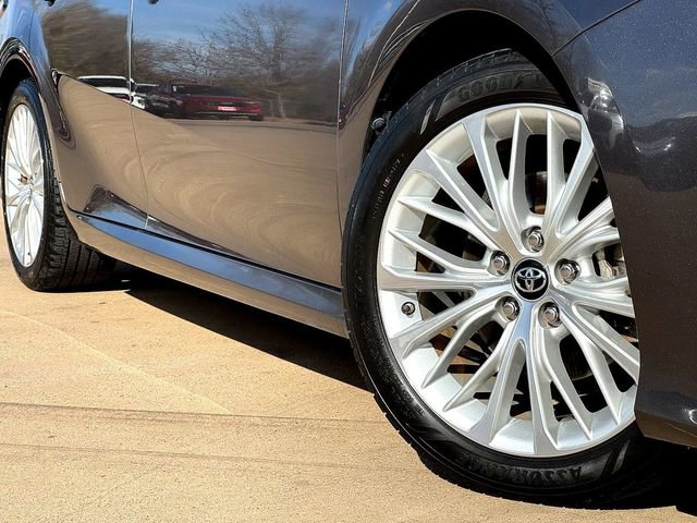 Used 2018 Toyota Camry XLE image 6