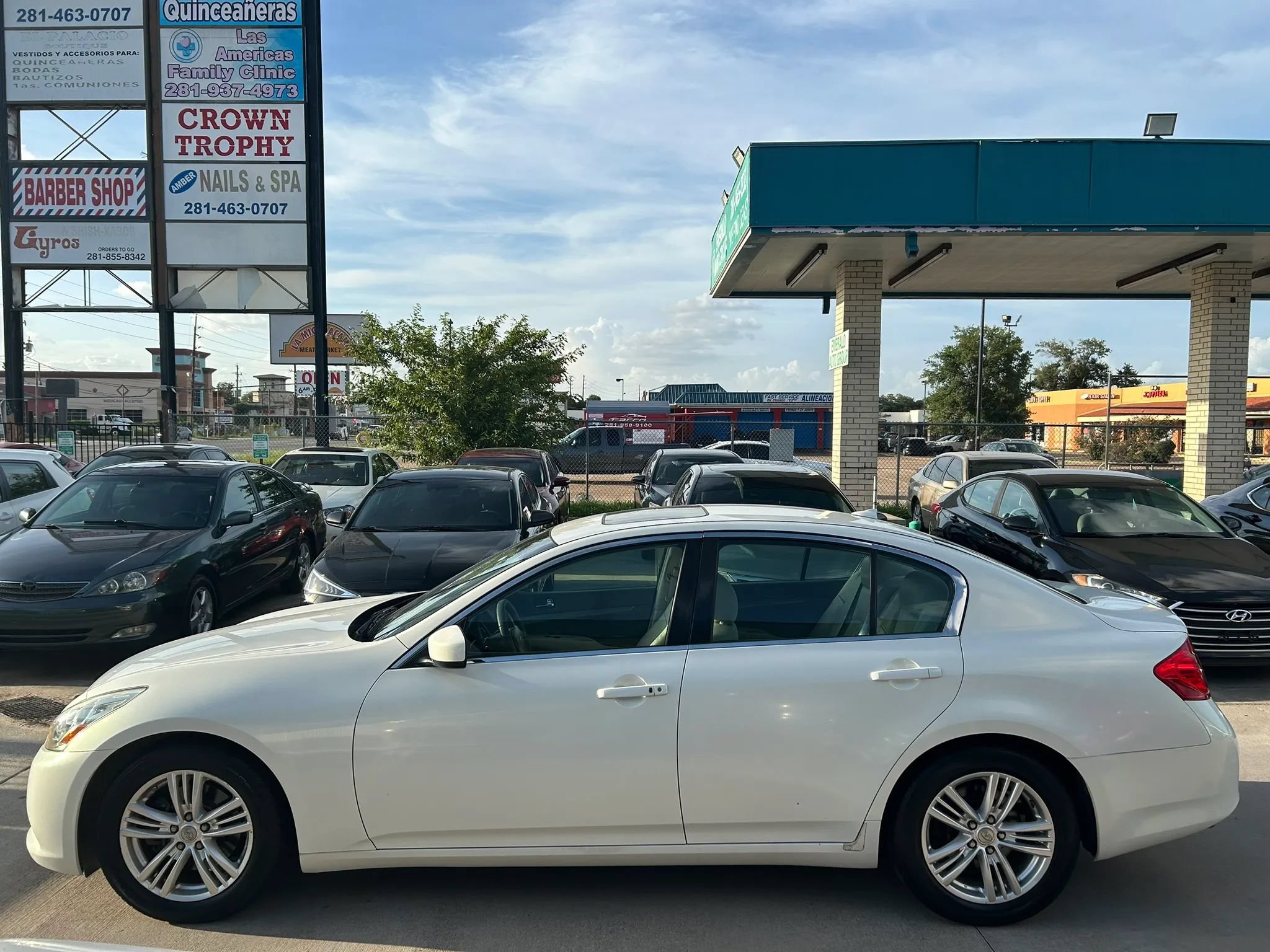 Used 2010 INFINITI G37 Journey w/ Premium Pkg RWD image 2
