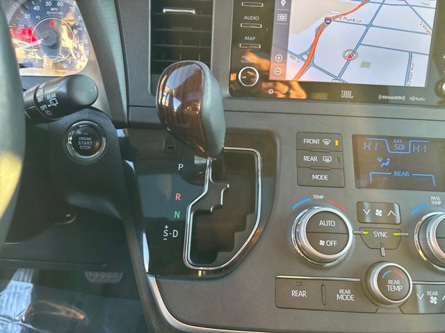 Used 2020 Toyota Sienna XLE image 19