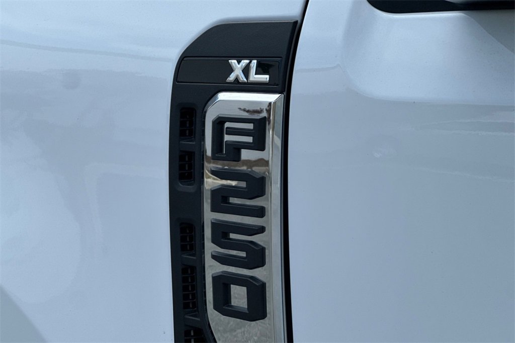 New 2025 Ford F250 XL w/ XL Chrome Package image 6