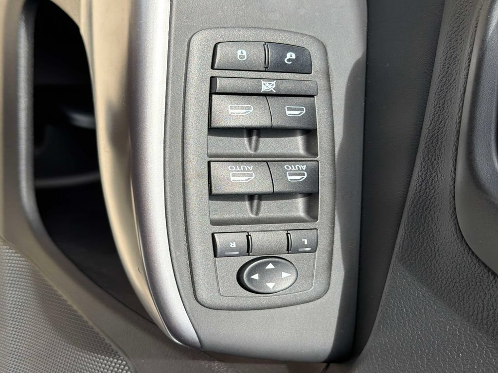 Used 2022 Jeep Cherokee Latitude Lux w/ Sun & Sound Group AWD/4WD image 19