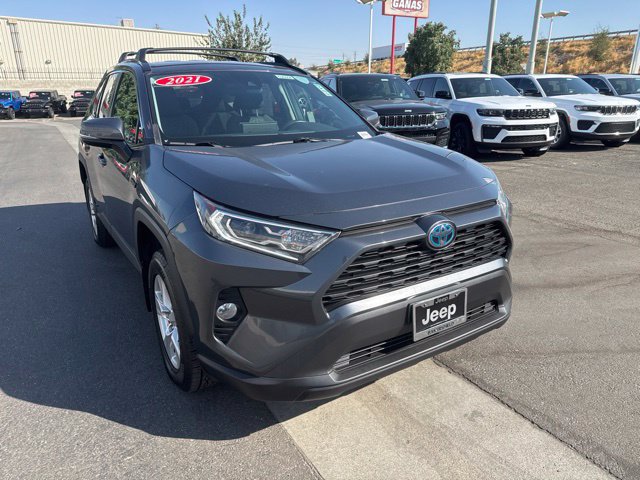 Used 2021 Toyota RAV4 XLE AWD/4WD image 8