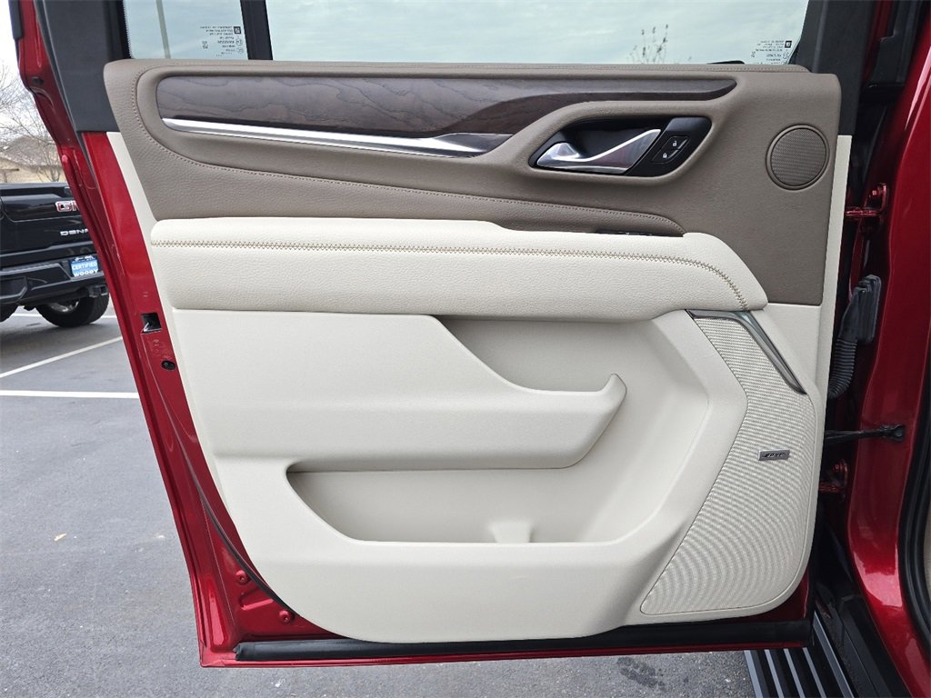 Used 2021 GMC Yukon XL Denali w/ Denali Premium Package image 25