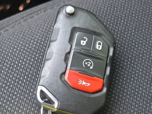 Used 2022 Jeep Gladiator Sport AWD/4WD image 41