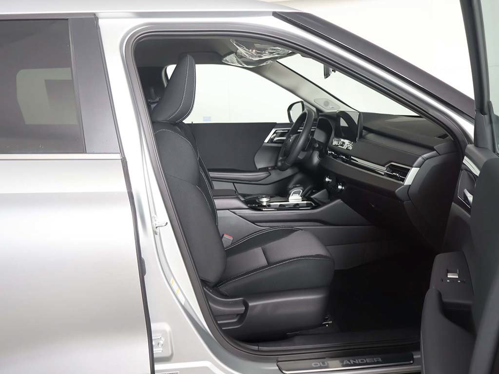 New 2026 Mitsubishi Outlander ES AWD/4WD image 29
