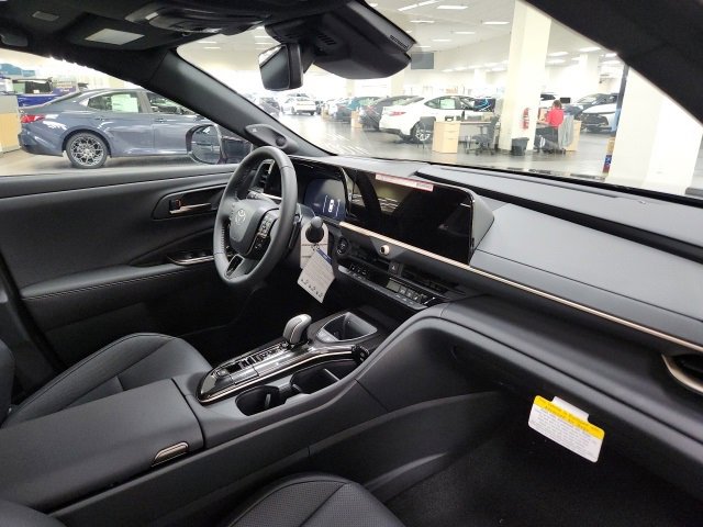 New 2026 Toyota Crown Platinum image 9