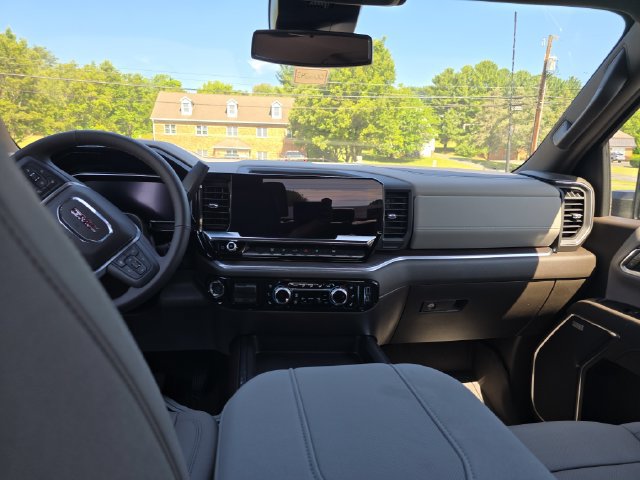 New 2026 GMC Sierra 2500 SLT w/ SLT Convenience Package AWD/4WD image 11