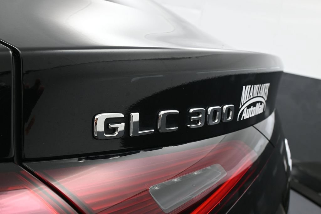 Used 2025 Mercedes-Benz GLC 300 4MATIC image 36