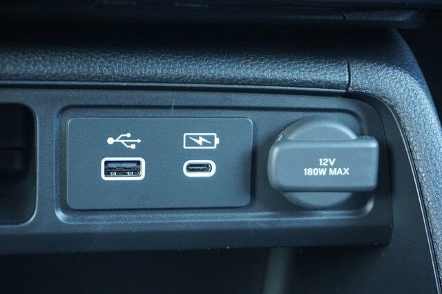 Used 2025 Honda Pilot TrailSport image 9