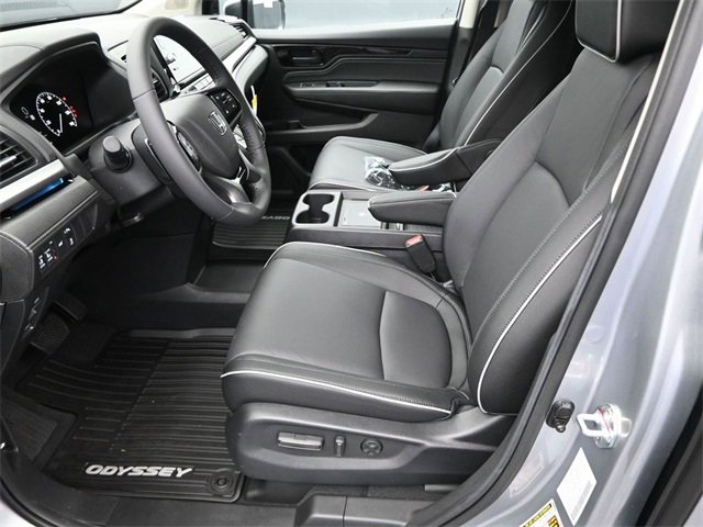 New 2026 Honda Odyssey Touring image 9
